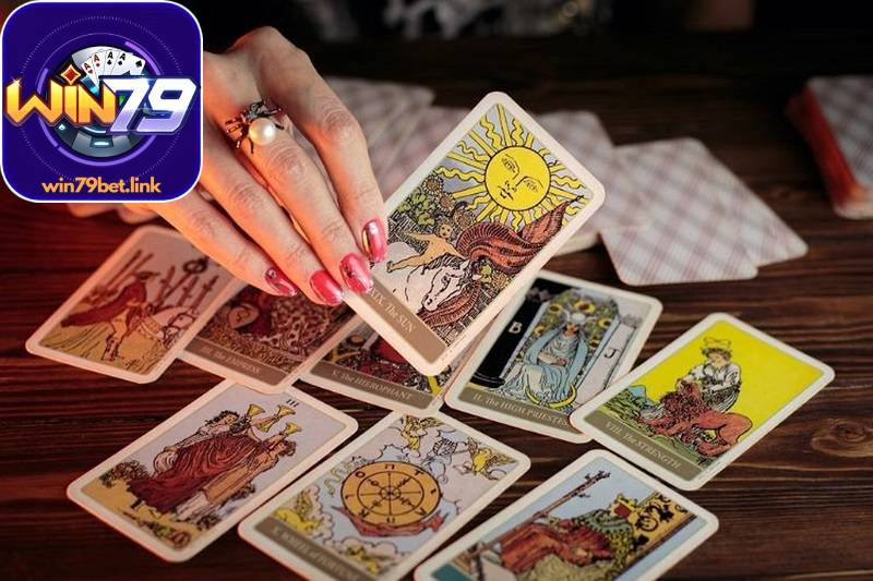Tarot có tất cả 22 lá bài ẩn chính