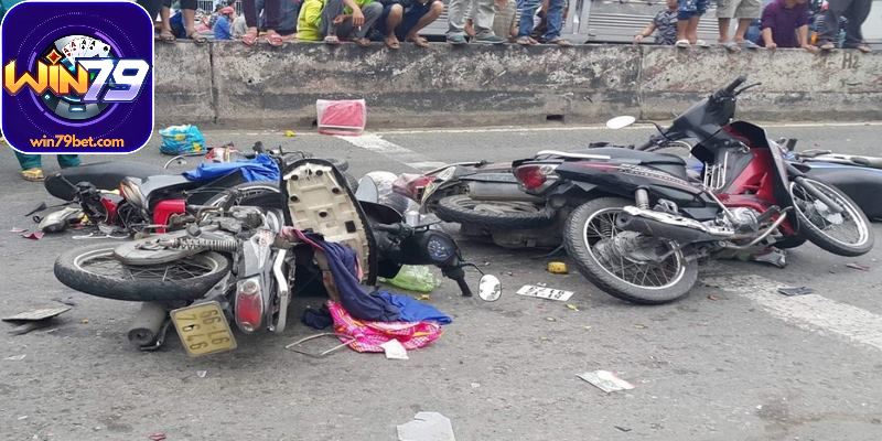 Mơ thấy ngã xe trước nhà báo hiệu sắp có khách quý