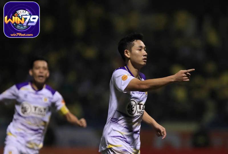 Nguyễn Hai Long hiện đang khoác áo cho đội bóng Hà Nội FC